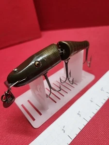 Esca da pesca vintage anni 40 Creek Chub PIKIE snodata 3 ami in legno con occhi di vetro! - Foto 1 di 17