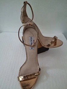 Steve Madden Stecy Gold Metallic Ankle Strap Sandal Heels Size 9 Preowned Great - Picture 1 of 7
