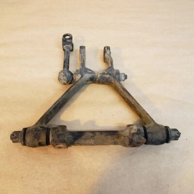 Conjunto de brazo de control de horquilla superior de suspensión delantera original MG MGC diestro OEM Foto 1 de 4