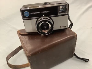Vintage Kodak 100 instamatic camera, with Leather Case - Picture 1 of 3