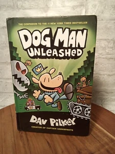 Dog Man Unleashed by Dav Pilkey 2017 Children's Book Scholastic Graphix Hardback - Picture 1 of 5