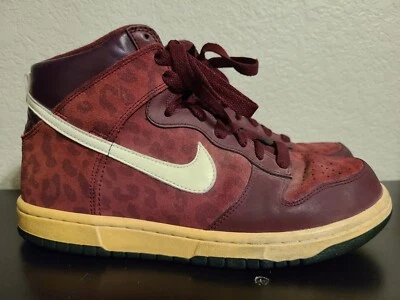Tênis Nike Dunk High Leopard 342257-613 Borgonha com cadarço feminino EUA 9.5 - Imagem 1 de 4