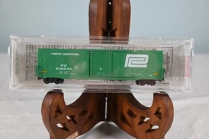 Micro Trains N Scale 60' Box Car Excess Height 104020 Penn Central - Picture 1 of 2