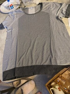 Avia Ladies Size Medium Which Is 8 To 10 Black Seamless Tee - Picture 1 of 4