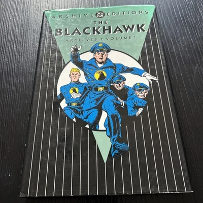 DC Archive Editions Blackhawk Archives Vol 1 (2001) #1-17 Capa Dura Will Eisner - Imagem 1 de 4