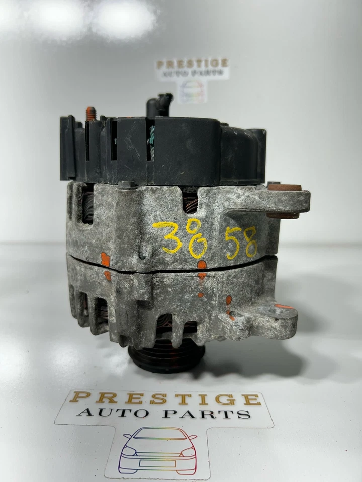Alternador Volkswagen Touareg 2011-2014 3,6 L usado OEM Foto 1 de 4