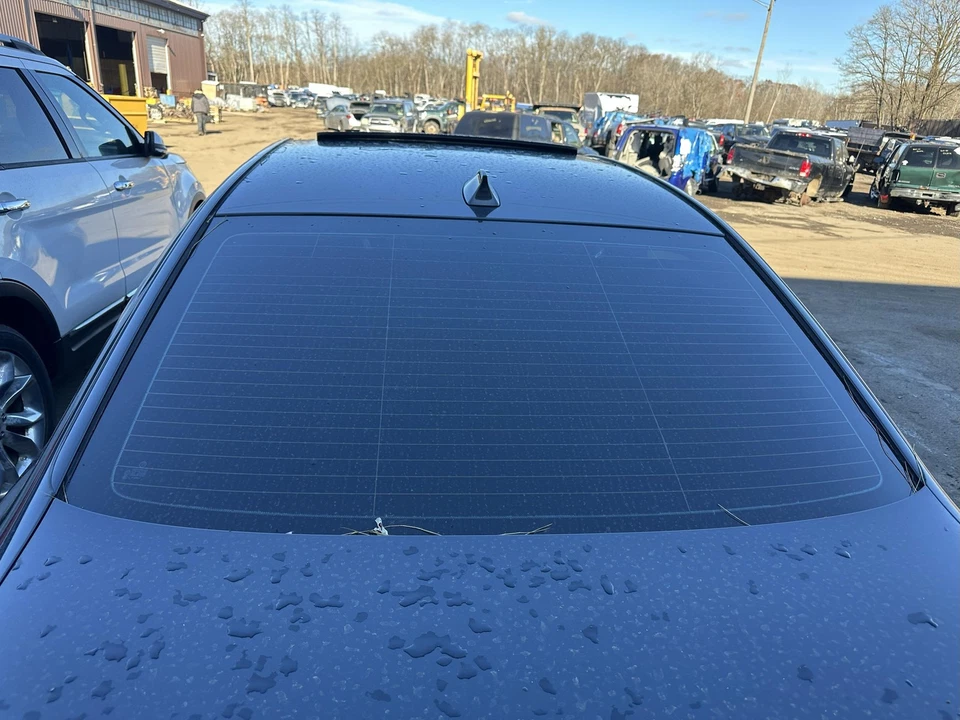 Заднее стекло/окно 11 12 13 14 15 BMW 740I - Изображение 1 из 1