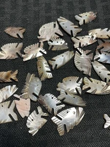 6 Vintage Fish Bones Zuni Carved Mother of Pearl Shell Fetish Beads Pendant - Picture 1 of 9