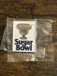 Vintage NCAA 1986 Sugar Bowl Tennessee vs Miami Rectangle Trophy Lapel Pin - Picture 1 of 4
