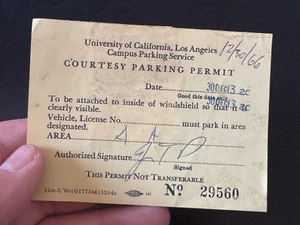 Vintage 1966 UCLA University of California Los Angeles Parkausweis - Bild 1 von 2