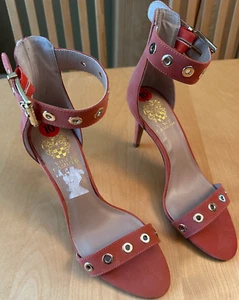 VINCE CAMUTO SALMON STRAPPY RIVET HEELED SANDALS WOMENS SZ 10 CLASSIC  - Picture 1 of 5