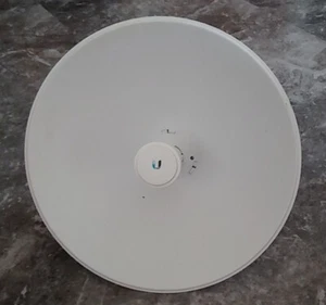 Satellitenschüssel Stil, Ubiquiti PBE-5AC-US UISP airMAX PowerBeam 5 GHz WIFI Brücke - Bild 1 von 8