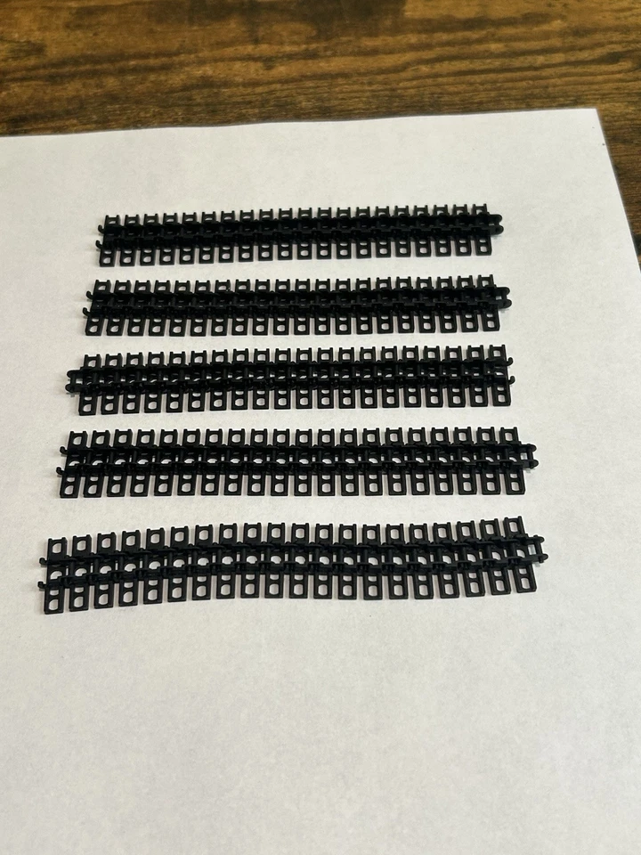 LEGO Huge Lot of 100 Parts Technic Tread Link Black Mindstorm 3873 15379 - Image 1 of 4