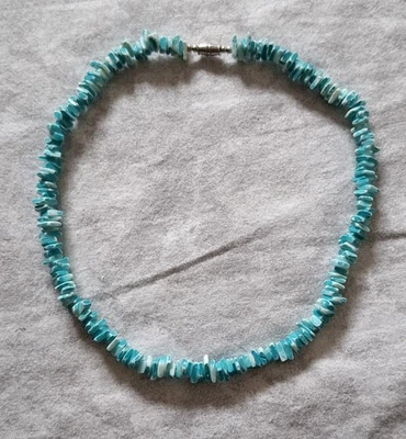 Collana con pietre azzurre/bianche – ispirazione marina - Immagine 1 di 3