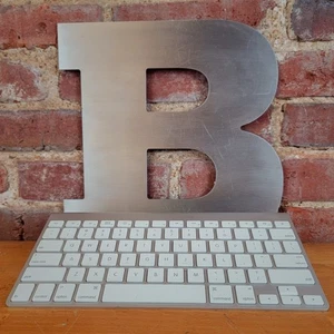 GENUINE Apple Wireless Bluetooth Keyboard A1314 Mac Aluminum - EUC   i27 - Picture 1 of 6