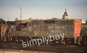 Diapositiva fotográfica Southern Pacific SP 3328 (GP9R), Roseville, CA 1986 - Imagen 1 de 3