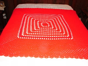 Neu Handarbeit Handarbeit Granny Square gehäkelt afghanische Decke rot weiß - Bild 1 von 6