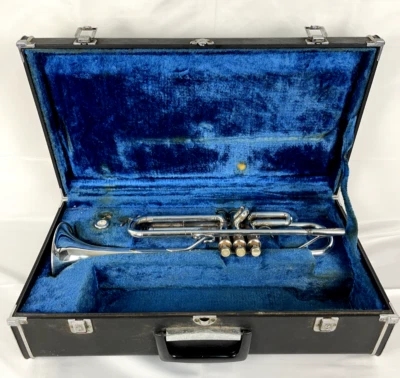 YAMAHA YTR-732 trumpet w/case - Image 1 of 4