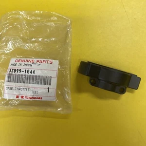 Kawasaki NOS NEW 32099-1044 Lower Throttle Case KL KX KDX KXT - Picture 1 of 6