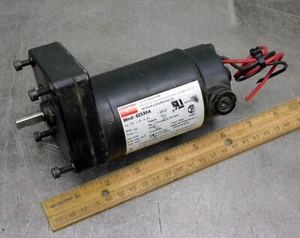 Dayton 4Z539A Permanent Magnet DC Gear Motor 1/30HP 90V .42A 13 in.lbs 102 RPM - Picture 1 of 9