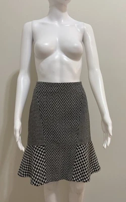 Falda con volantes Ann Taylor negra blanca espiga y pata de gallo tweed talla 8 Foto 1 de 4