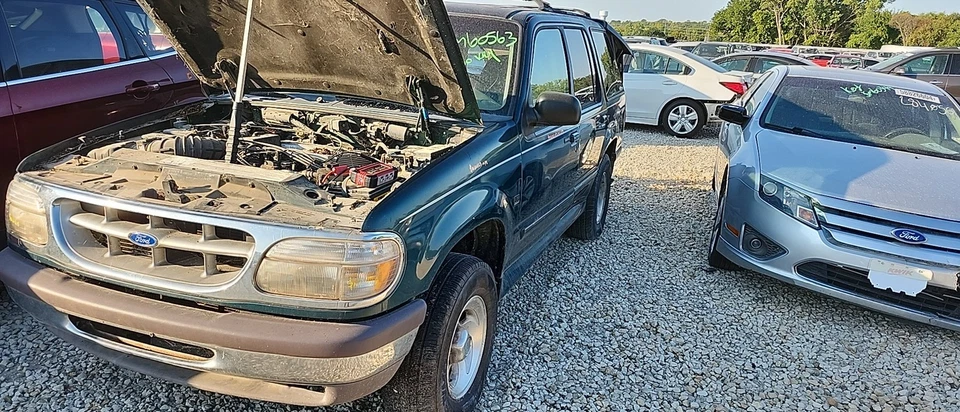 1997 Ford Explorer Automatic Transmission OEM 199K Miles - LKQ398627431 - Image 1 of 4