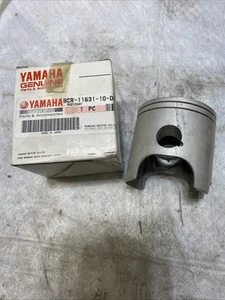 NOS Yamaha New  OEM 1997-98V-MAX600  Piston Standard 8CR-11631-10-D #Bin  H - Picture 1 of 3