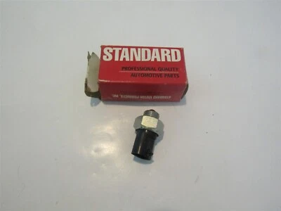 INTERRUPTOR DE LUZ DE BACKUP NOS NORS SERVE 1982-1985 CHEVROLET CAMARO FIREBIRD MANUAL TRA - Imagem 1 de 3