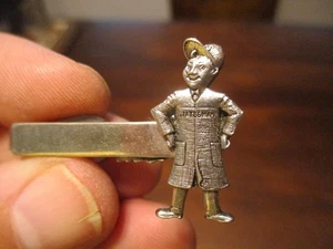 TIE CLIP WITH FIGURE CALLED THE STATESMAN VINTAGE ORIGINAL ADVERTISING TIE CLIP - Picture 1 of 3