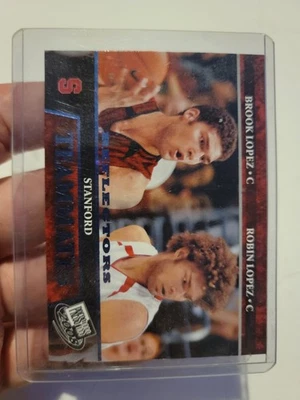 Press Pass Reflectors 2008 azul #55 Brook Lopez/Robin Lopez Stanford Cardinal  Foto 1 de 2