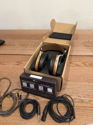 Auriculares magnéticos planos HiFiMAN HE1000 V2 + cable de actualización de plata pura gratuito Foto 1 de 4