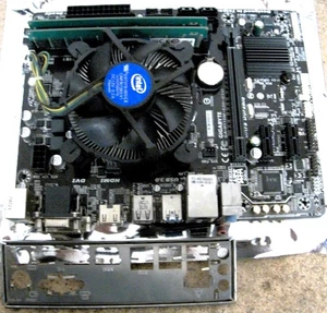 Gigabyte GA-H110M-S2H-GSM Płyta główna Core i5-6400 CPU 8GB RAM I/O shield. - Zdjęcie 1 z 10