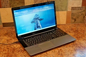 Activated 24H2 WIN 11PRO 17.3"Toshiba L75D-A7283@1.50GHz,8GB RAM,480GB SSD - Afbeelding 1 van 11