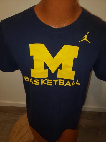 (Medium) Mens Nike Tee Michigan Basketball Wolverines Air Jordan Athletic Cut T Cover