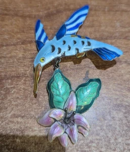 Vintage Enameled Hummingbird w/ Flower Pin Unmarked - Picture 1 of 3