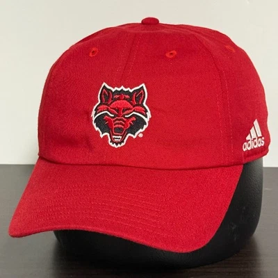 Gorra roja de los lobos rojos del estado de Arkansas Adidas para adultos ajustable 100 % poliéster Foto 1 de 4