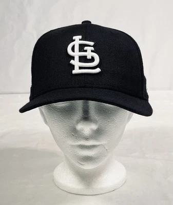 St. Louis Cardinals NEW ERA 59FIFTY Sz 7  3/8 Black Hat White Logo Yadier Molina - Image 1 of 4