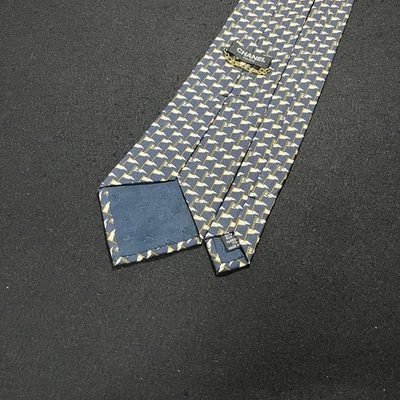 Chanel Logo Patrón Cadena Cuello Corbata Moda Accesorio Usado Foto 1 de 4