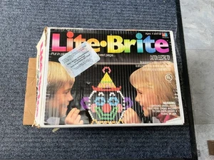 vintage 1990 milton bradley lite brite-works-pegs and papers included - Picture 1 of 5