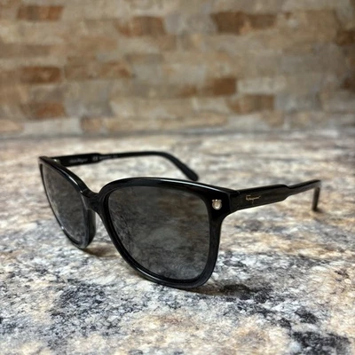 Gafas de sol unisex Salvatore Ferragamo negras/verdes 56 mm SF815S 001 Foto 1 de 4