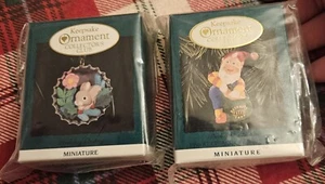 SET BESTEHEND AUS 2 -1990er Hallmark Andenken Collectors Club Santa's Helper & Bunny NEU - Bild 1 von 6