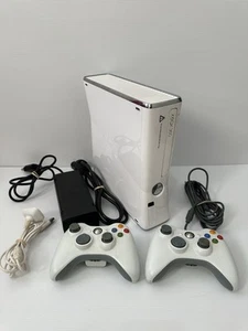 Xbox 360 Slim 320G - Glossy White Special Edition + Controllers - Model 1439 - Picture 1 of 14