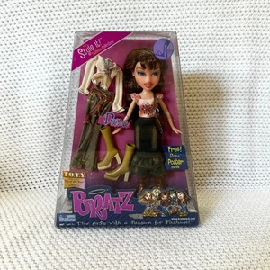 Bratz 2003 MGA Style It Fashion Collection Dana NIB Poster Inside Rare Unopened - Picture 1 of 7