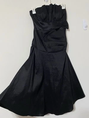 Vestido negro La Scala cintura acanalada elástico mediano pequeño con ahora sin tirantes Foto 1 de 4