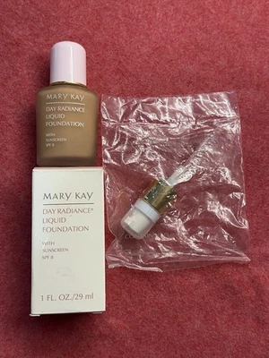 Mary Kay Day Radiance Liquid Foundation SPF 8 Toasted Beige 6331 NIB W/pump 1oz. - Image 1 of 4
