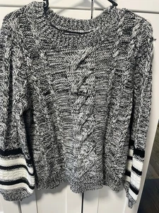 Maglione donna Karl Lagerfeld bianco e nero taglia media - Foto 1 di 4
