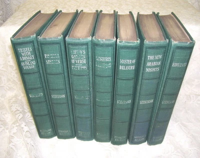 Antique Books by Robert Louis Stevenson Foto 1 de 4