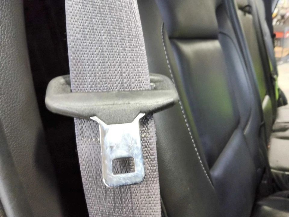 Passenger Side Retractor TAHOE     2015 Seat Belt Rear 660417 - Imagem 1 de 1
