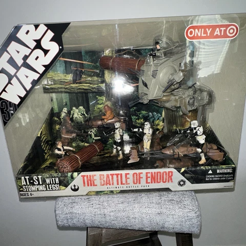 HASBRO STAR WARS 30TH BATTLE OF ENDOR BATTLE PACK 3 3/4" FIGURE AT-ST TARGET NEW Cover