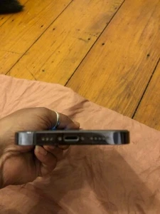 iPhone 14 Pro - Picture 1 of 4